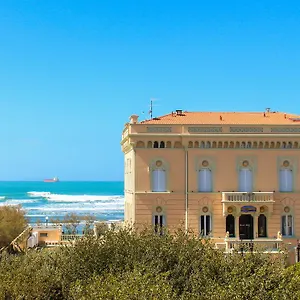 Universal 3*, Livorno Italië